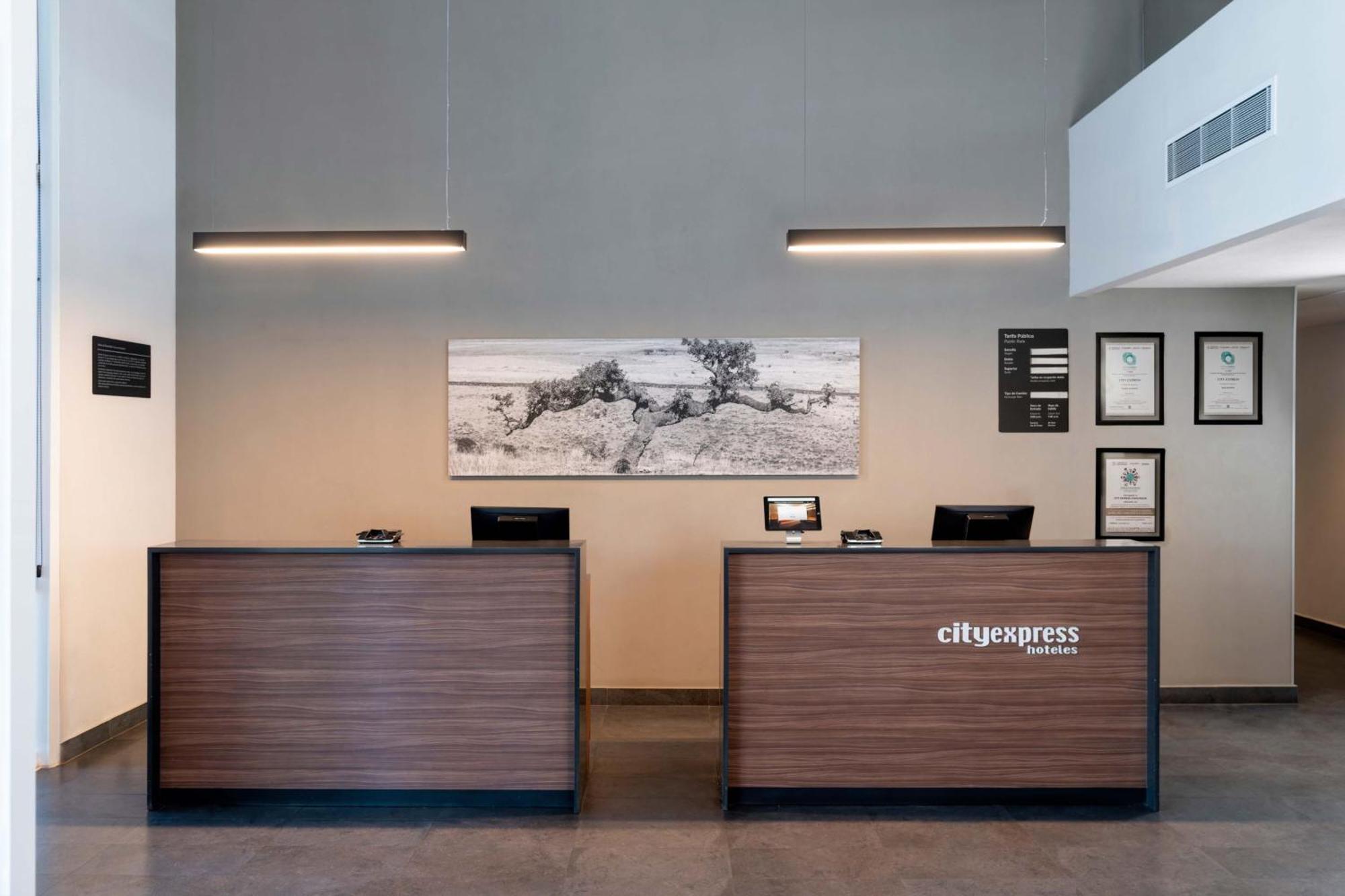 City Express By Marriott Chihuahua Extérieur photo